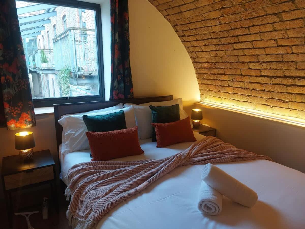Converted Factory Loft Apartment Бристол Екстериор снимка