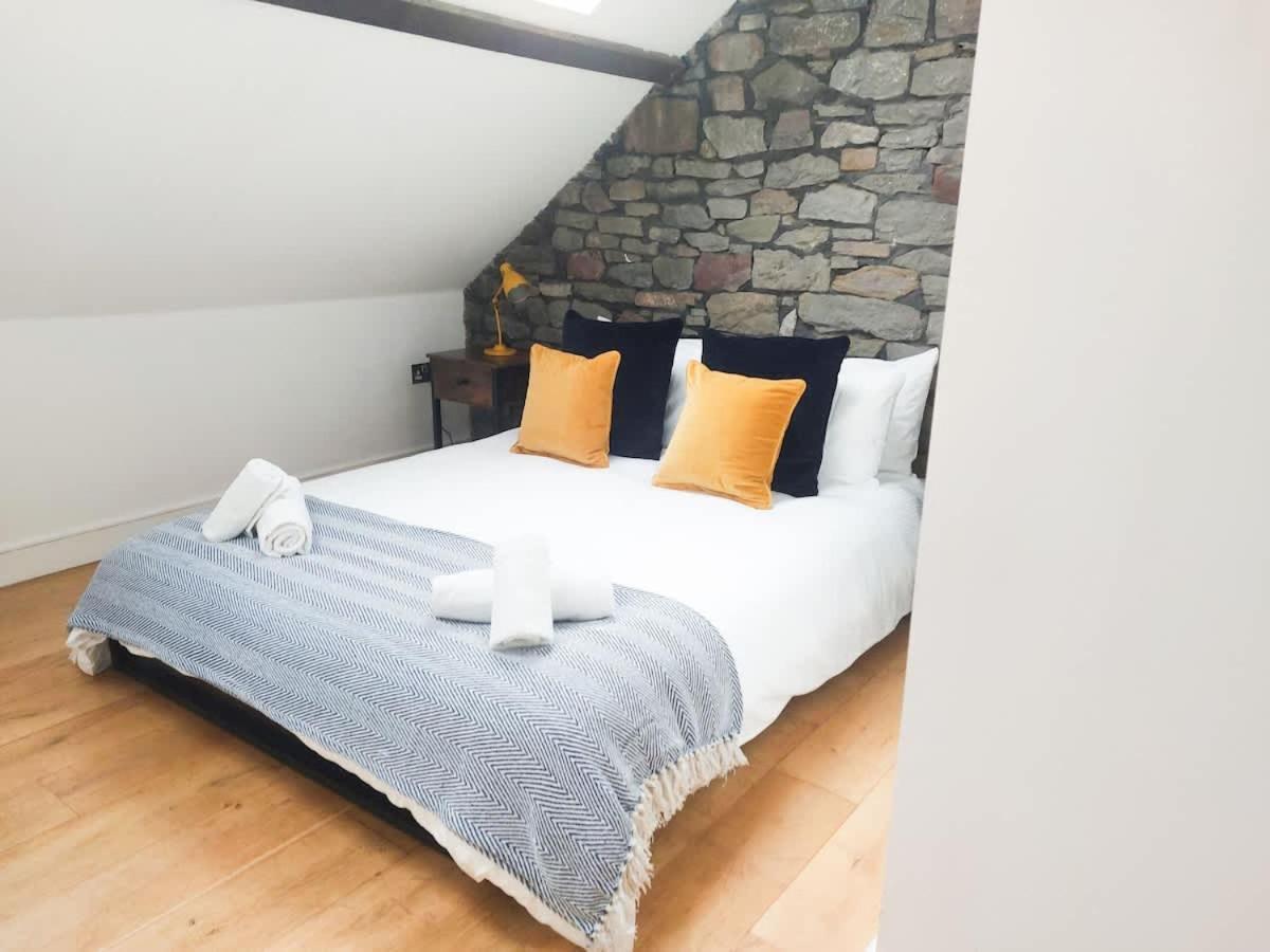 Converted Factory Loft Apartment Бристол Екстериор снимка