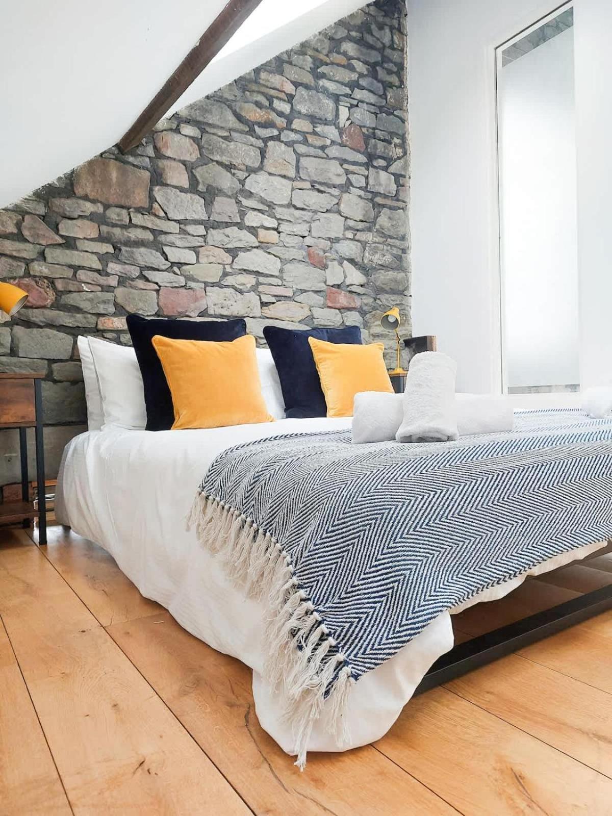Converted Factory Loft Apartment Бристол Екстериор снимка