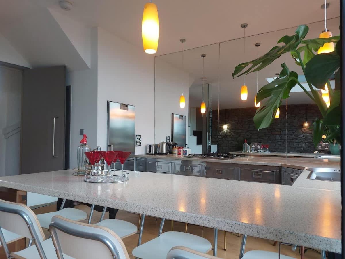 Converted Factory Loft Apartment Бристол Екстериор снимка