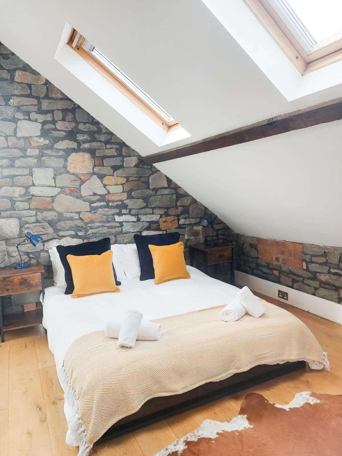 Converted Factory Loft Apartment Бристол Екстериор снимка