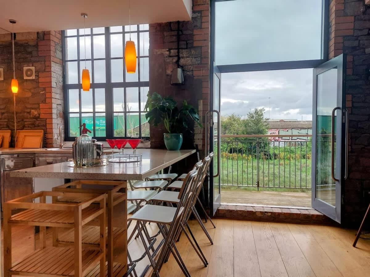Converted Factory Loft Apartment Бристол Екстериор снимка