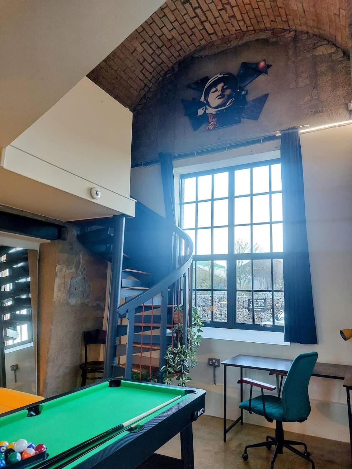 Converted Factory Loft Apartment Бристол Екстериор снимка